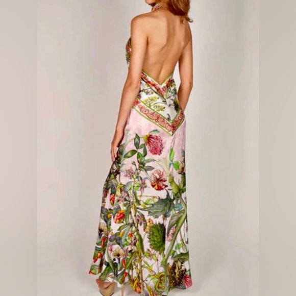 ❤️Hello Gorgeous! Printed Halter Neck Backless Maxi Dress - Picture 2 of 10